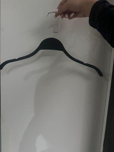 вешалка с одеждой: Təcili satılır Paltar asqısı – qara və gümüş rəng variantları. - — 1