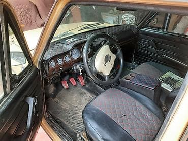 vaz 2106 kuzası: VAZ 2106 sedan - Kuzov: 4 qapılı, bej rəng - Mühərrik: benzin — 2