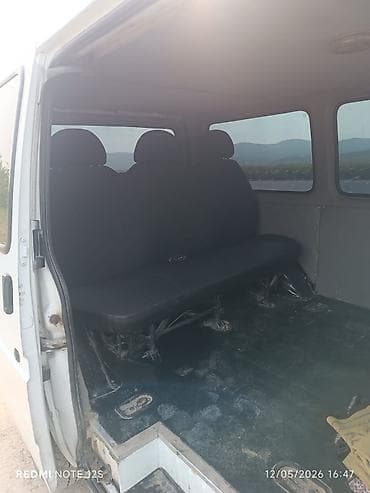 Ford Transit mikroavtobus - Korpus: ağ rəng, yan sürüşkən qapı -