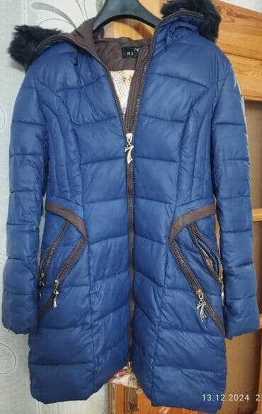 qadınlar üçün zamşa gödəkçələr: Plaş materialından kapişonlu isti kurtka, az geyilib. Soyuq havalar — 1