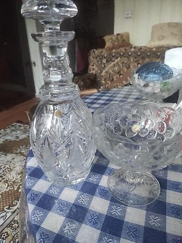 qrafin desti: Kristal dəst – qrafin və ayaqlı qab - Şəffaf, kəsimli kristaldan — 1