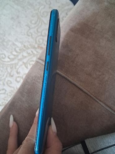 kreditlə telfon: Məhsul: Android smartfon Xüsusiyyətlər: - Rəng: mavi korpus - Ekran — 1