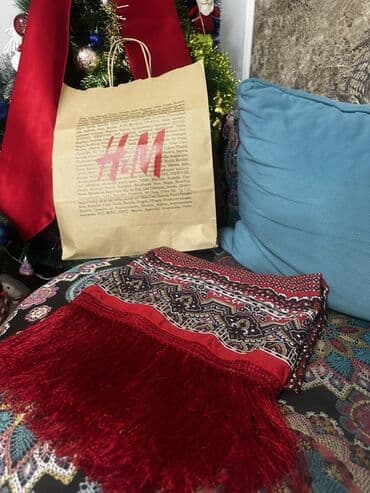 baş geyimi: H&M şal/şərf - Brend: H&M (etiketli) - Model: qırmızı əsaslı — 1