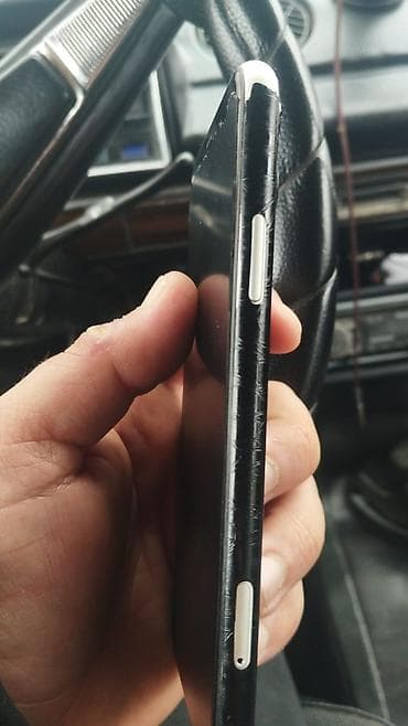 apple 13 pro max: IPhone 11, 64 GB, Qara, Face ID — 5