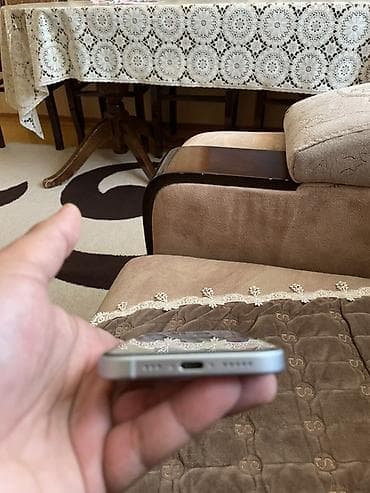 iphone x ikinci el: IPhone 15, 256 GB, Gümüşü, Face ID — 4