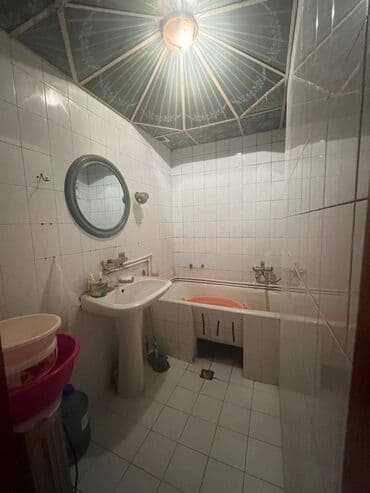 rabocide satilan evler: Bakı, 3 otaqlı, Köhnə tikili, m. İnşaatçılar, 85 kv. m — 13