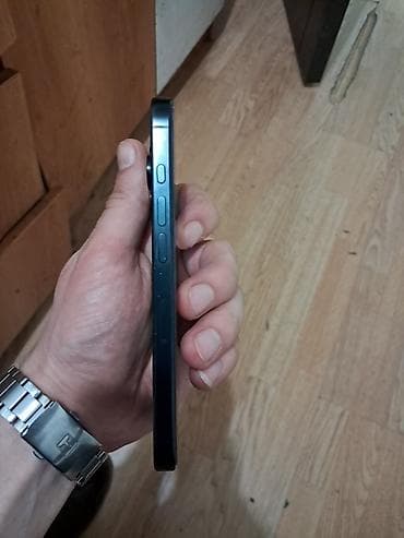 iphone 15 pro ekran: IPhone 16 Pro, 128 GB, Graphite — 2