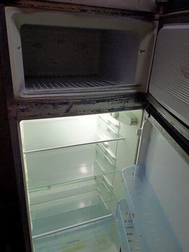 Qabyuyan maşınlar: 2 qapılı Swizer Soyuducu Satılır, rəng - Gümüşü — 4