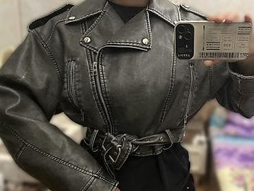 Qadın üçün qısa oversize gödəkcə at lalafo.az Qadın üçün qısa oversize gödəkcə