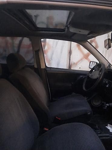 sürət paneli: Volkswagen Golf: 2 l | 1993 il Hetçbek — 4