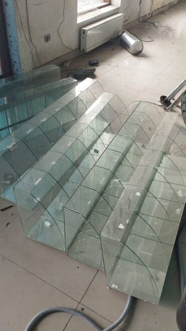 Konfet ucun suse vitrinler satilir. Uzunu 1 m,6 gozludur. Xahis