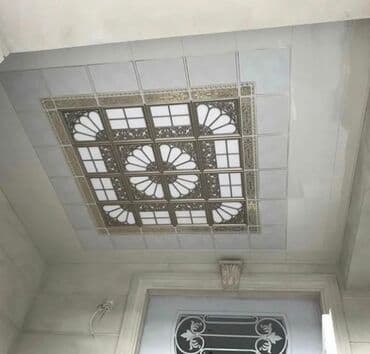 taxta tavan sekilleri: Mərmər plitələrlə bəzədilmiş, dekorativ tavan dizaynı. Tavanın — 2