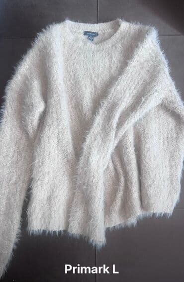 ağ qadın ətəkləri: Qadın geyimləri – 2 fərqli model 1) Ağ bluz: - Yumşaq, axıcı parça - — 31