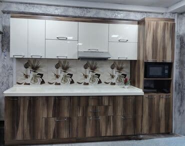 asperatorlar: Mətbəx mebel dəsti – ağ-qəhvəyi ağac teksturalı fasadlar, parlaq metal — 1