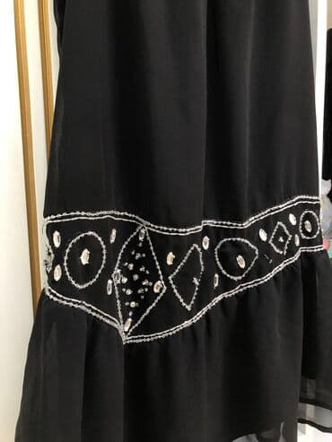 Digər qadın geyimləri: Yüngül yay donu. Xaricdən alınıb. 1 dəfə geyinilib. Sökük, defekt — 2