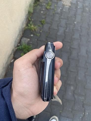Üzərində bəzi cızıqlar var. 4 gb yadaş kartı hediyə Fujifilm FinePix — 2
