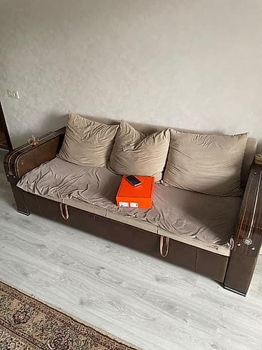 Dolab+divan+yazi masasi Divan acilir Qiymet 120 azn hamsi bir yerde — 1