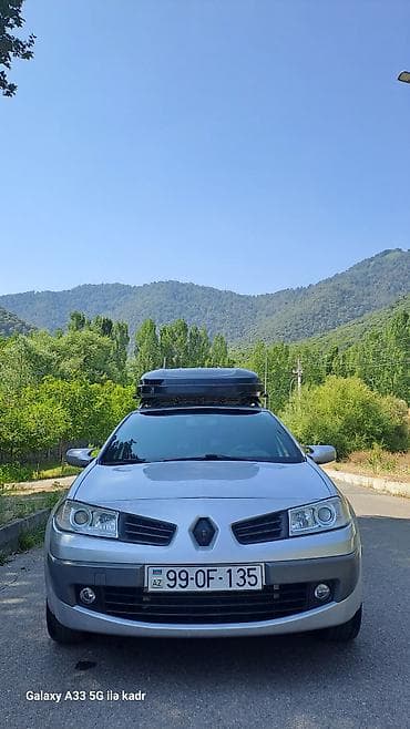 çanqan uni z: Renault Megane Grandtour – universallı kuzov, gümüşü rəng. Şəhərdən — 3