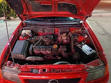 winda teker: Opel Astra: 1.6 l | 1996 il 253555 km Sedan — 6