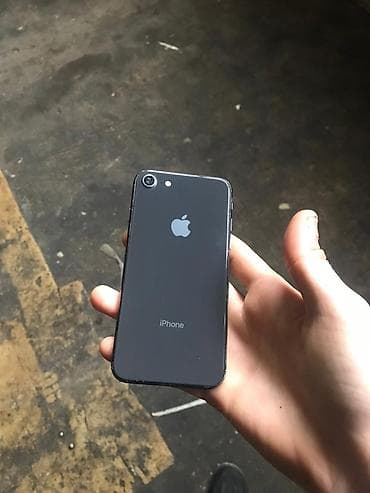 ikinci el telefonlar kreditle: IPhone 8, 64 GB, Qara, Qırıq — 1