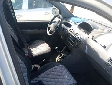 yeşqa maşın: Hyundai Matrix, ağ rəng, şəhərdaxili və ailə istifadəsi üçün praktik — 7