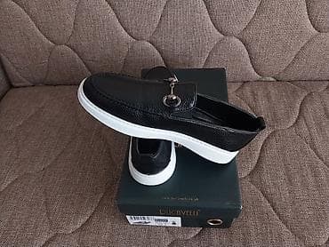 polo ayaqqabı: Ayaqqabı təp təzədir. Böyük olduğu üçün satıram. Türkiyədən 110 manata — 1