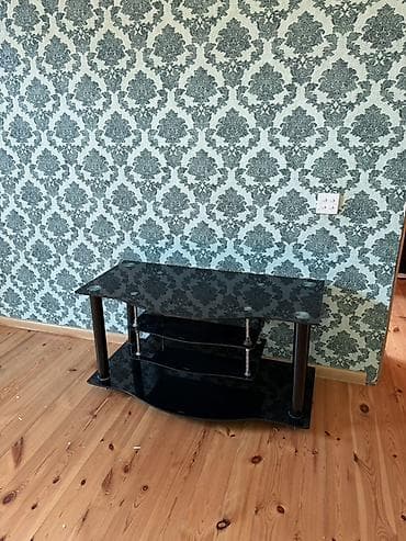 Məişət texnikası və mebel dəsti - Qara şüşə TV stendi: 3 mərtəbəli