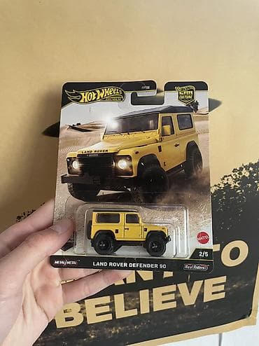 sederek oyuncaq: Hotwheels premium modelleri Toyota pickup truck-13AZN Land rover — 3