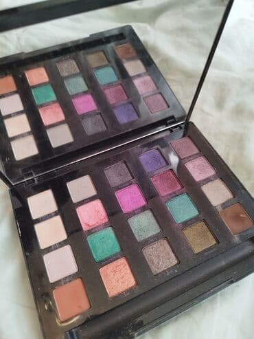 göz altı ləkələr: Göz kölgələri, Kryolan, Ünvandan götürmə — 23