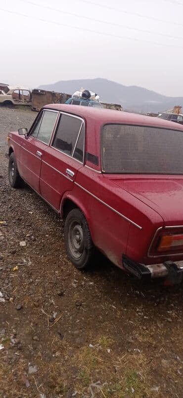 17 şam disk: VAZ 2106 sedan – klassik sovet modelinin 4 qapılı versiyası. Gövdə — 4