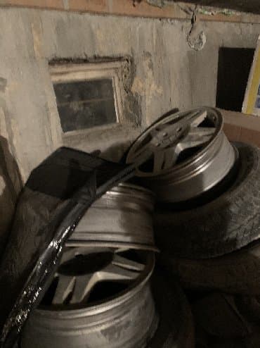 işlenmiş teker: 5 bolt mercedes diski satilir ideal veziyyetde . Cati eyrisi svarkasi — 7