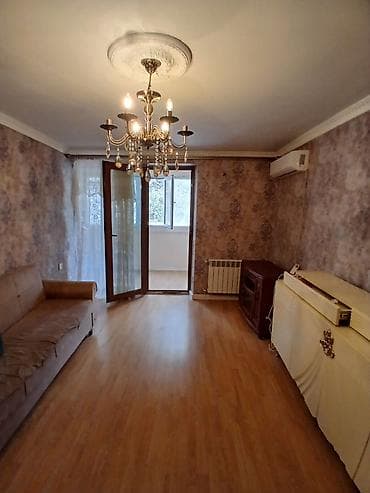 bərdədə ev: 4 mik Ecemi metrosu yaxinligi bina evi 9/2 mertebesi 2 otaq ewyali — 4