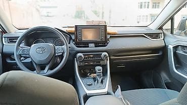led duman: Toyota RAV4: 2.5 l | 2022 il Krossover — 7