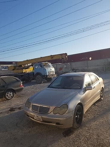 mercedes benz c class 2000: Mercedes-Benz C 240: 2.4 l | 2001 il Sedan — 6