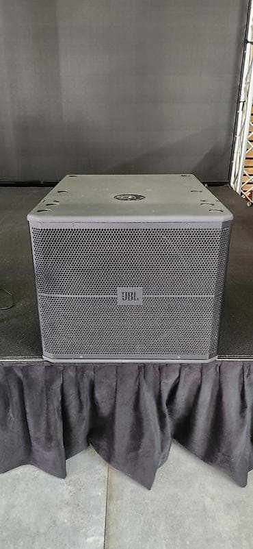 JBL Колонка, Тип - Сабвуфер, цвет - Черный — 1