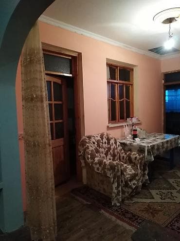 ev axtaranlar: Bakıxanov qəs. 4 otaqlı, 136 kv. m, Kredit yoxdur, Orta təmir — 2