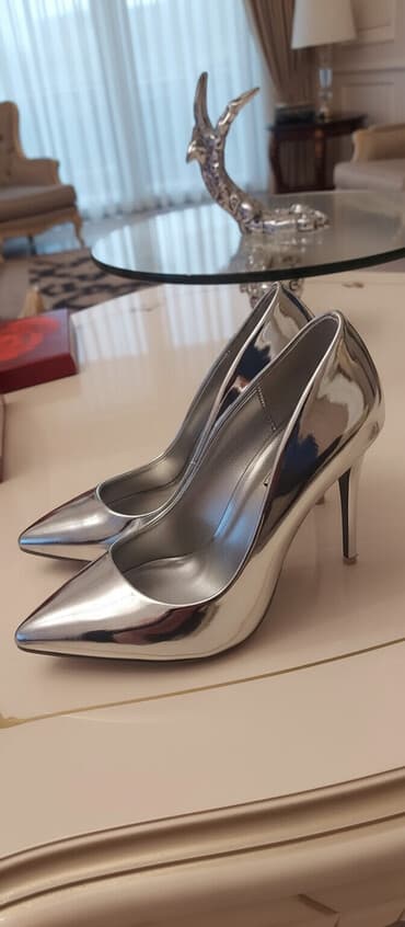 Cəmi 1 saat istifadə olunub Təzə ilə Eynidir.Məhsul: Qadın klassik lalafo.az -da Cəmi 1 saat istifadə olunub Təzə ilə Eynidir.Məhsul: Qadın klassik