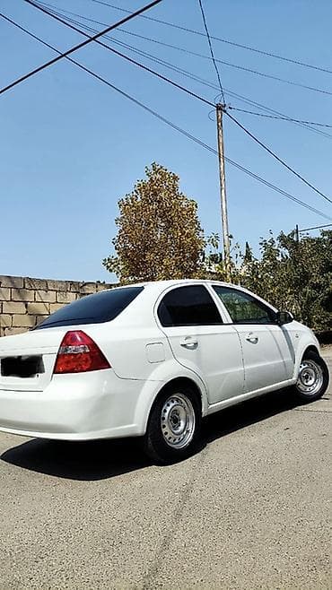 maşin manitor: Chevrolet Aveo: 1.5 l | 2017 il 160000 km Sedan — 2