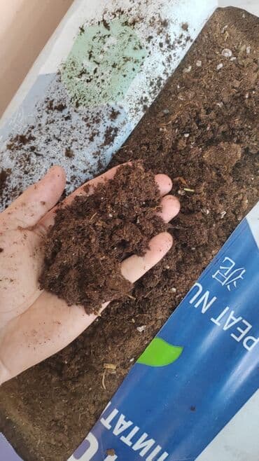 gubrə satışı: Torf gubresinn satişi Xarcden getrrik 250 litr 50 azn torf 7kq — 1