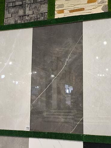 Böyük ölçülü keramika plitə – qara-boz mərmər effektli - Səth: yüksək
