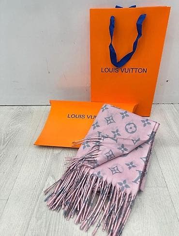 Şarf qutuda - Brend: Louis Vuitton – monoqram naxışlı, təmtəraqlı