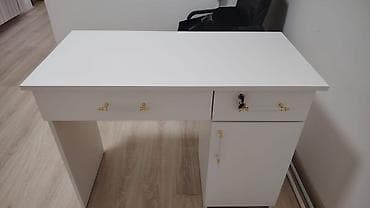 ELMİRA ♒️ *TEZE dirnaq masası* Satılır istifadə olunmayib. İsdeyen