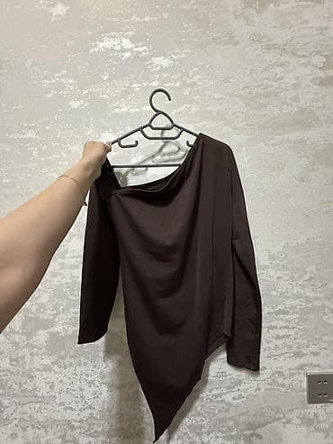 pull and bear: Bodi altdan knopkayla bağlanır.Qadın bluzası – qəhvəyi rəngdə — 2