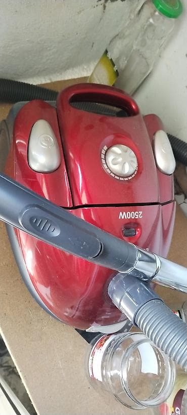 Tozsoranlar: Tozsoran – 2500W - Güc: 2500W (korpus üzərində göstərilib) - Rəng — 2