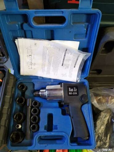 direl türkçe ne demek: Bolt açan benzo 
Təkər açan — 1