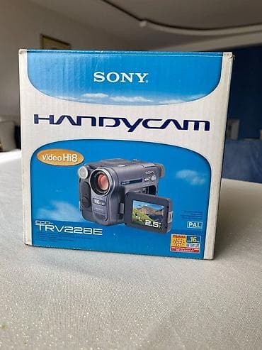 Sony Handycam CCD-TRV228E – video Hi8 kasetli kamkorder lalafo.az -da Sony Handycam CCD-TRV228E – video Hi8 kasetli kamkorder