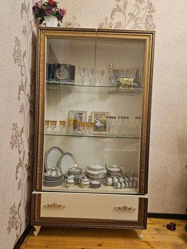ikinci əl vitrinlər: Şüşəli dolab vitrini, İşlənmiş — 2