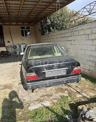 Mercedes-Benz sedan, W124 kuzov (təxminən 1985–1995 istehsal illəri) lalafo.az -da Mercedes-Benz sedan, W124 kuzov (təxminən 1985–1995 istehsal illəri)