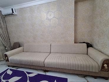 Bej rəngli geniş divan - Ölçü: təxminən 3 metr uzunluq (6 böyük — 9