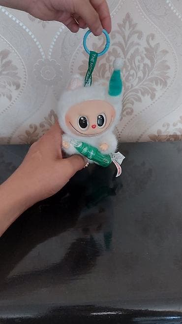 baş: Məhsul: Yumşaq oyuncaqlı asma brelok - Dizayn: Ağ, tüklü bədənli, iri — 1